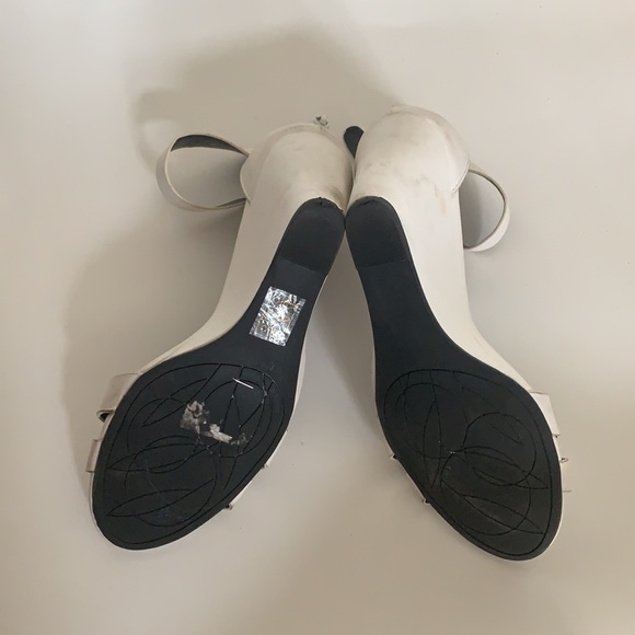 4” White Wedge Heel - Picture 4 of 5